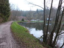 122280