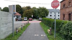 307449