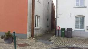 307543