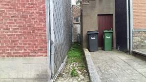 307557