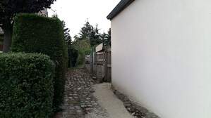 320819