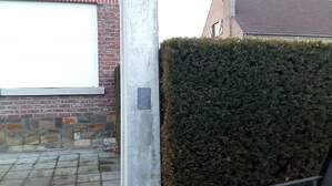 324537