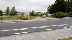 328024