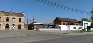 332884