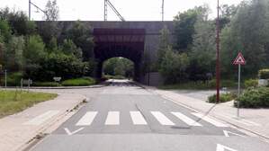335930