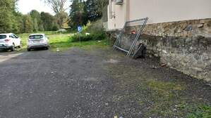 350180