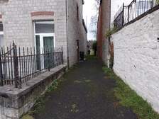 351233