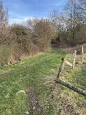 369471
