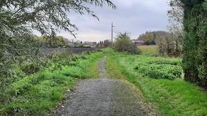 374874