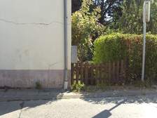 384090